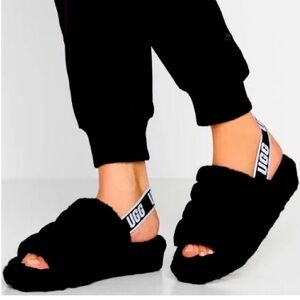 Ugg slippers, fluff yeah slide. Size 4 youth black